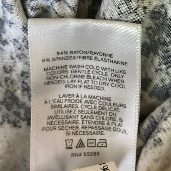 Express Gray Snake skin Animal Print Crew Neck Short Sleeve T Shirt Tee Top Sz S - Picture 5 of 5